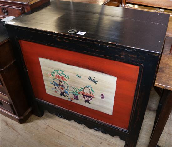 Oriental chest